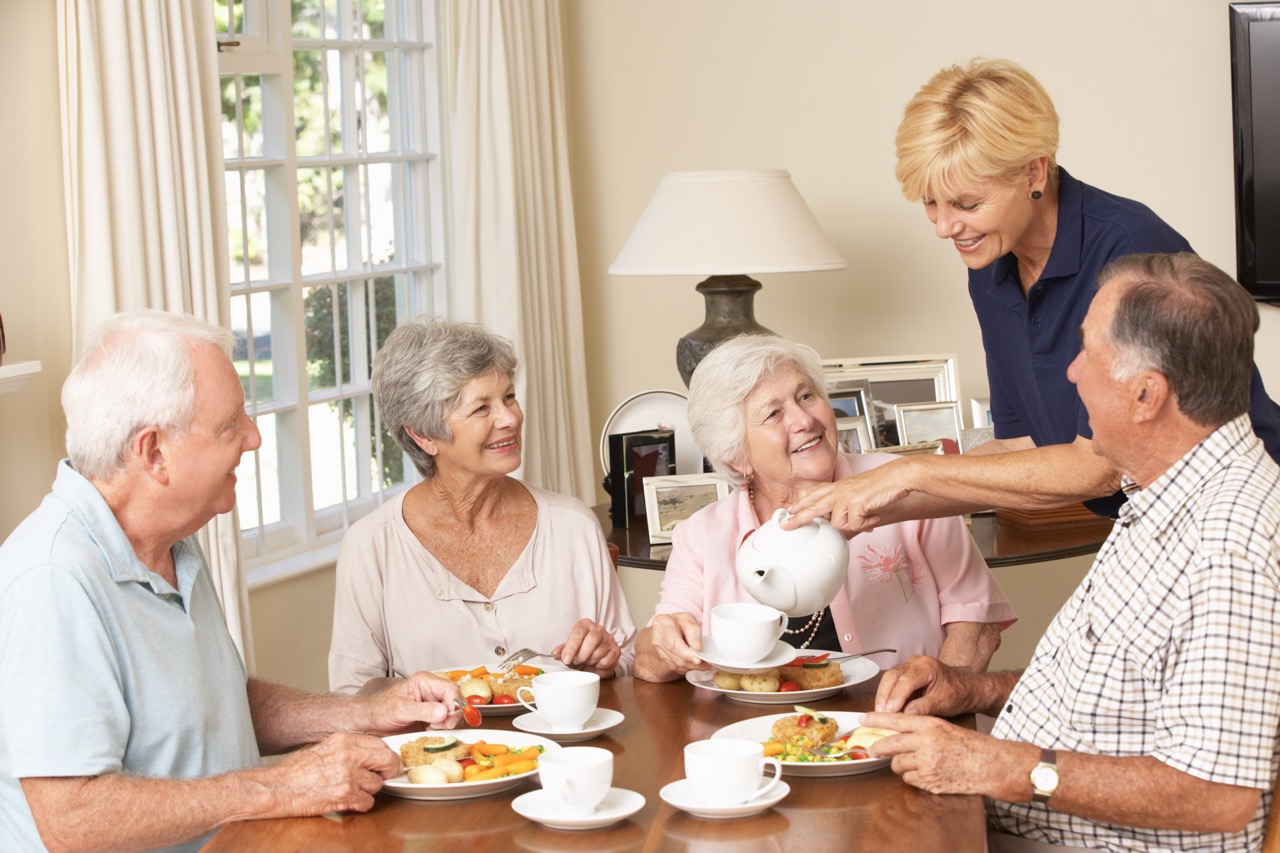 A Comprehensive Guide to Helping Seniors Eat Well